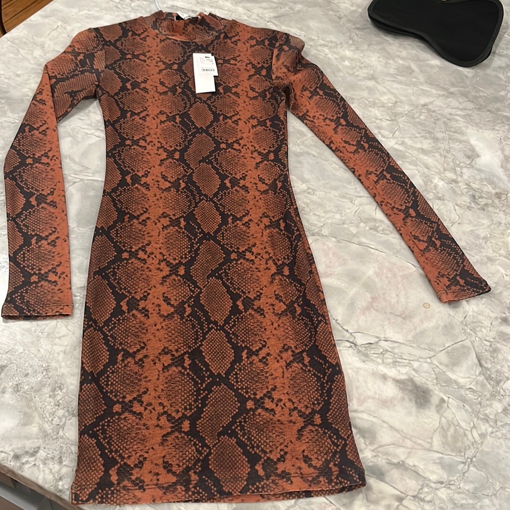 Stretch chiffon lined midi snake print dress